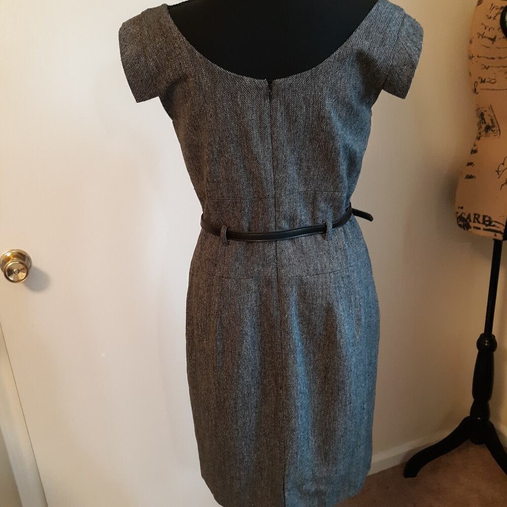 Black/Saks Fifth Ave Cap Sleeve Sheath Dress Size 6 Belted Great Neckline - Picture 2 of 12
